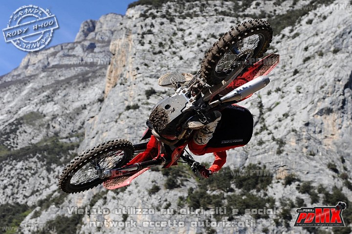 ROB_2360 (Copy).jpg